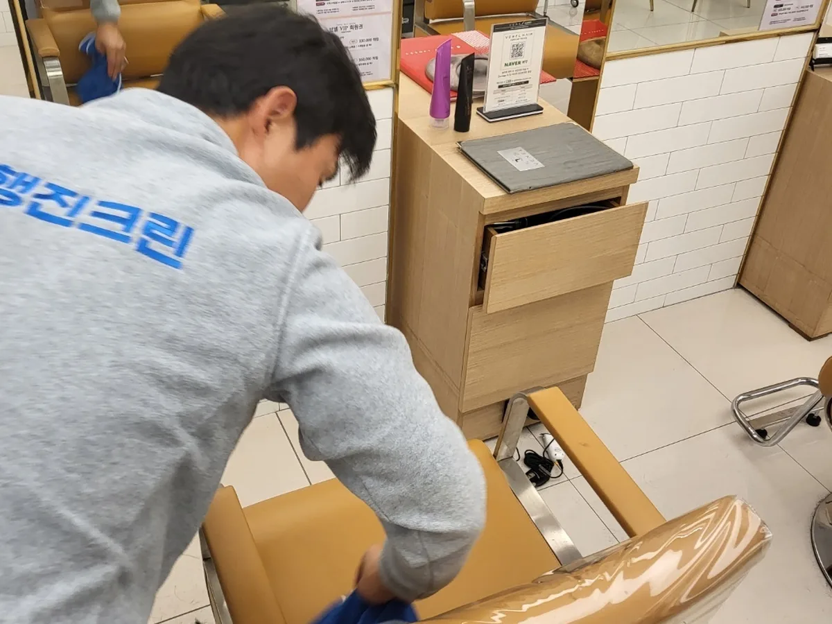 마포구 상수동 미용실 복도·대기 동선 야간 위생청소 사례 - 행진크린